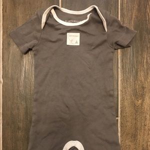 3 for $12 Burt’s Bees Baby Gray 3-6 months